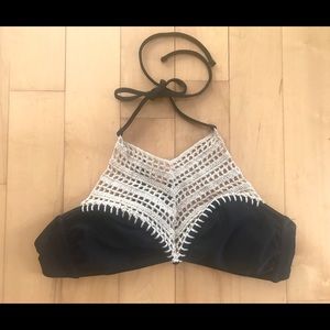 CROCHET HIGH NECK HALTER TOP